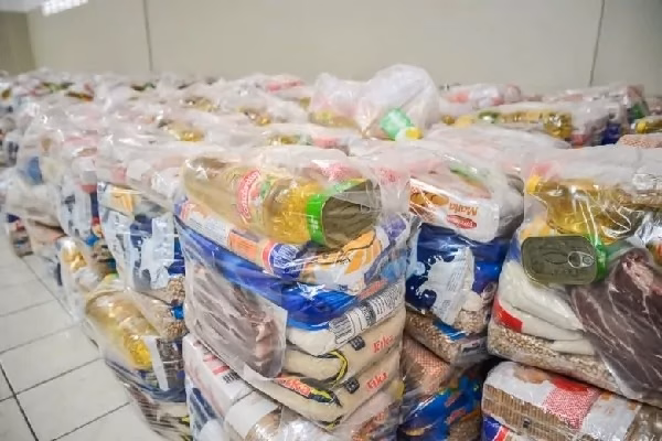 SINDICATO ENTREGA CESTAS BÁSICAS A SEUS ASSOCIADOS APOSENTADOS E PENSIONISTAS VISANDO SUPRIR PARCIALMENTE OMISSÃO DA ADMINISTRAÇÃO PÚBLICA DO MUNICÍPIO DE GUAÍRA-SP